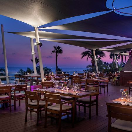 Amathus Beach Hotel Lemesós Eksteriør bilde The Deck at the Hilton Cancun Resort