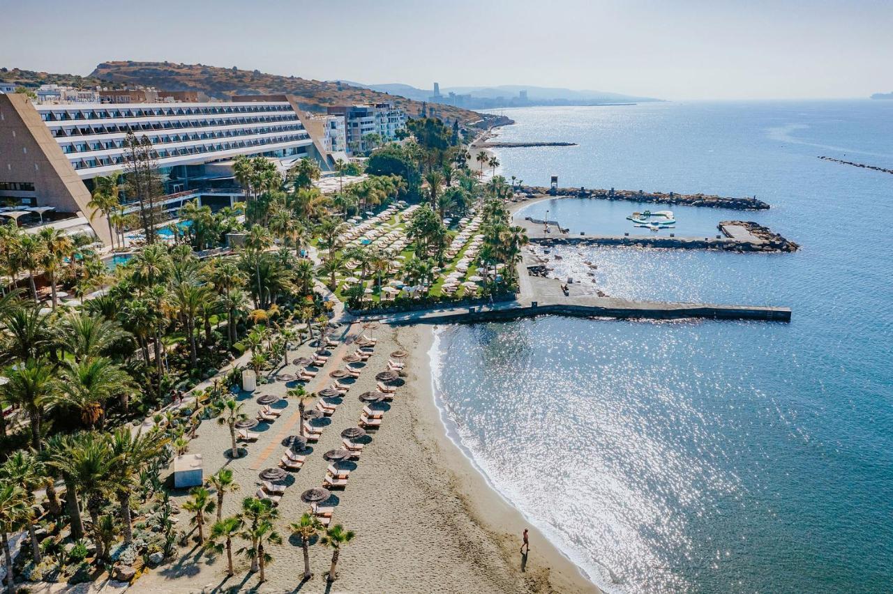 Amathus Beach Hotel Lemesós Eksteriør bilde Aerial view of the beach