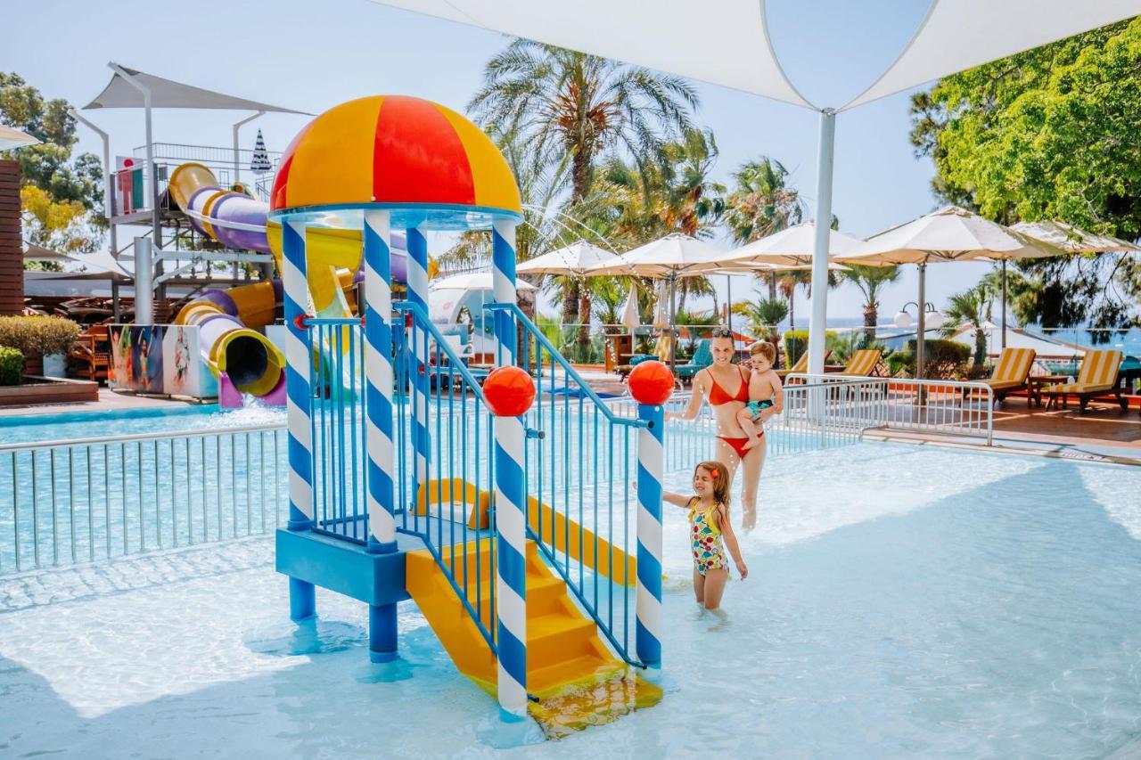 Amathus Beach Hotel Lemesós Eksteriør bilde The resort's water park