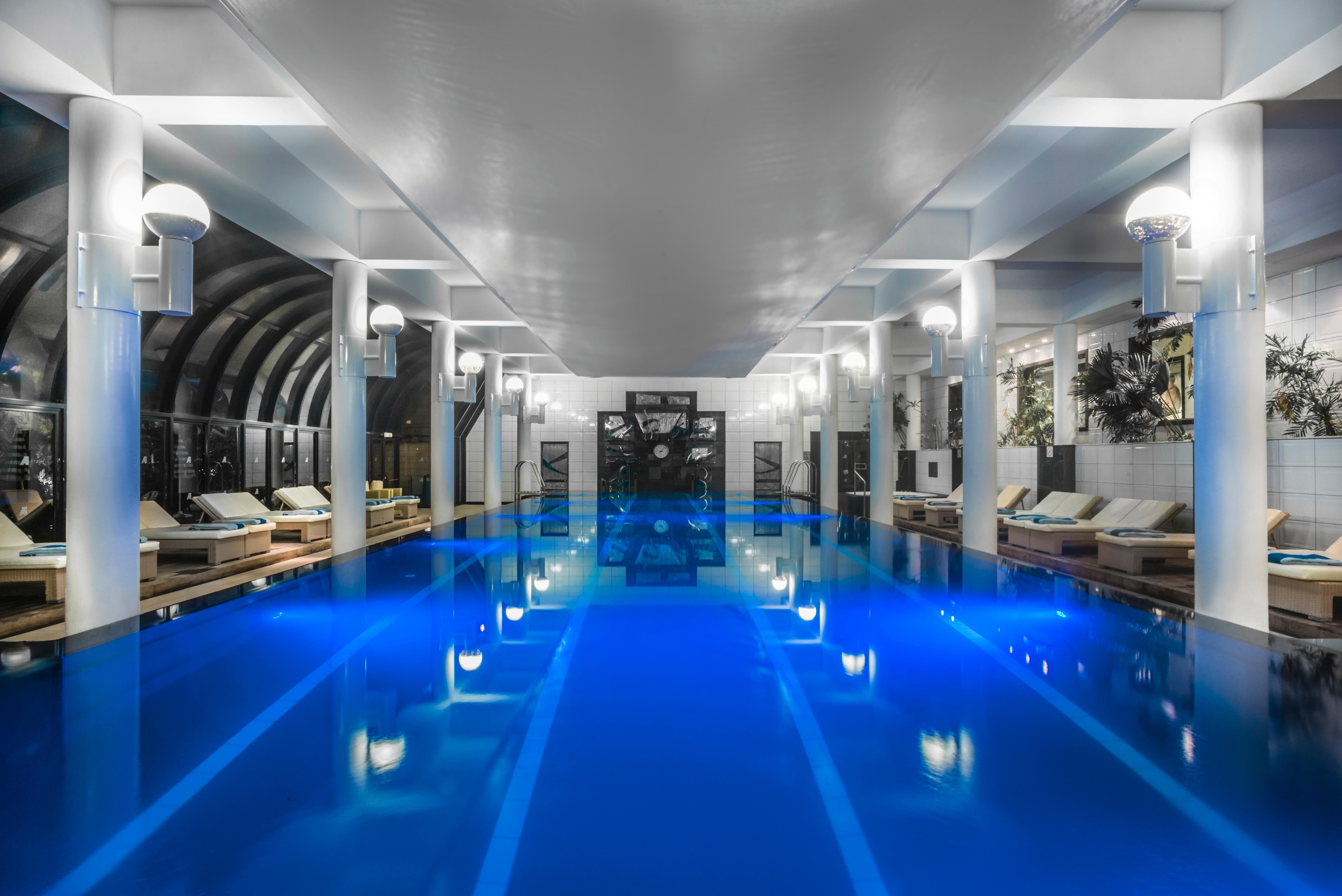 Amathus Beach Hotel Lemesós Eksteriør bilde The pool at the Mandarin Oriental, Munich