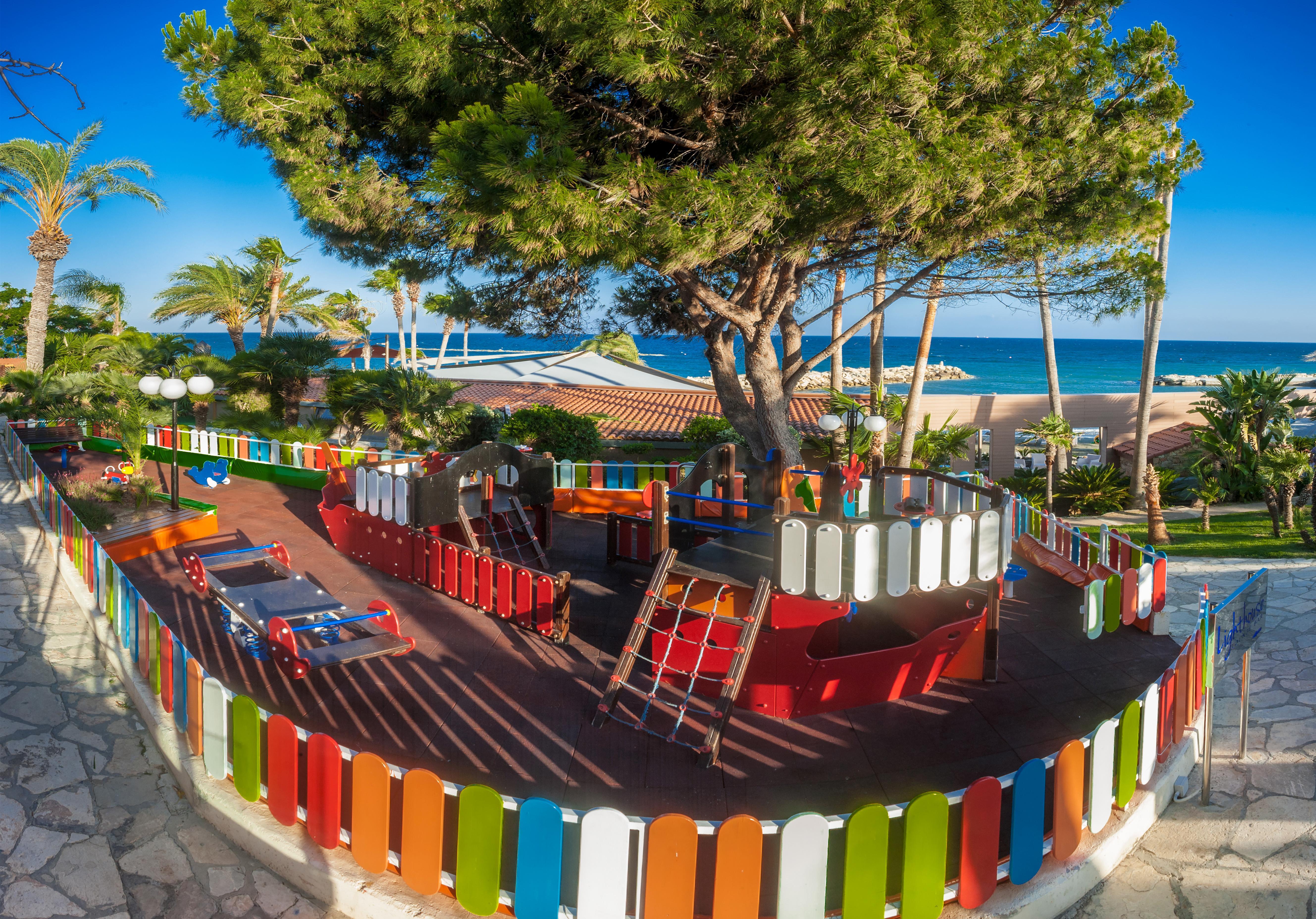 Amathus Beach Hotel Lemesós Eksteriør bilde The amphitheater
