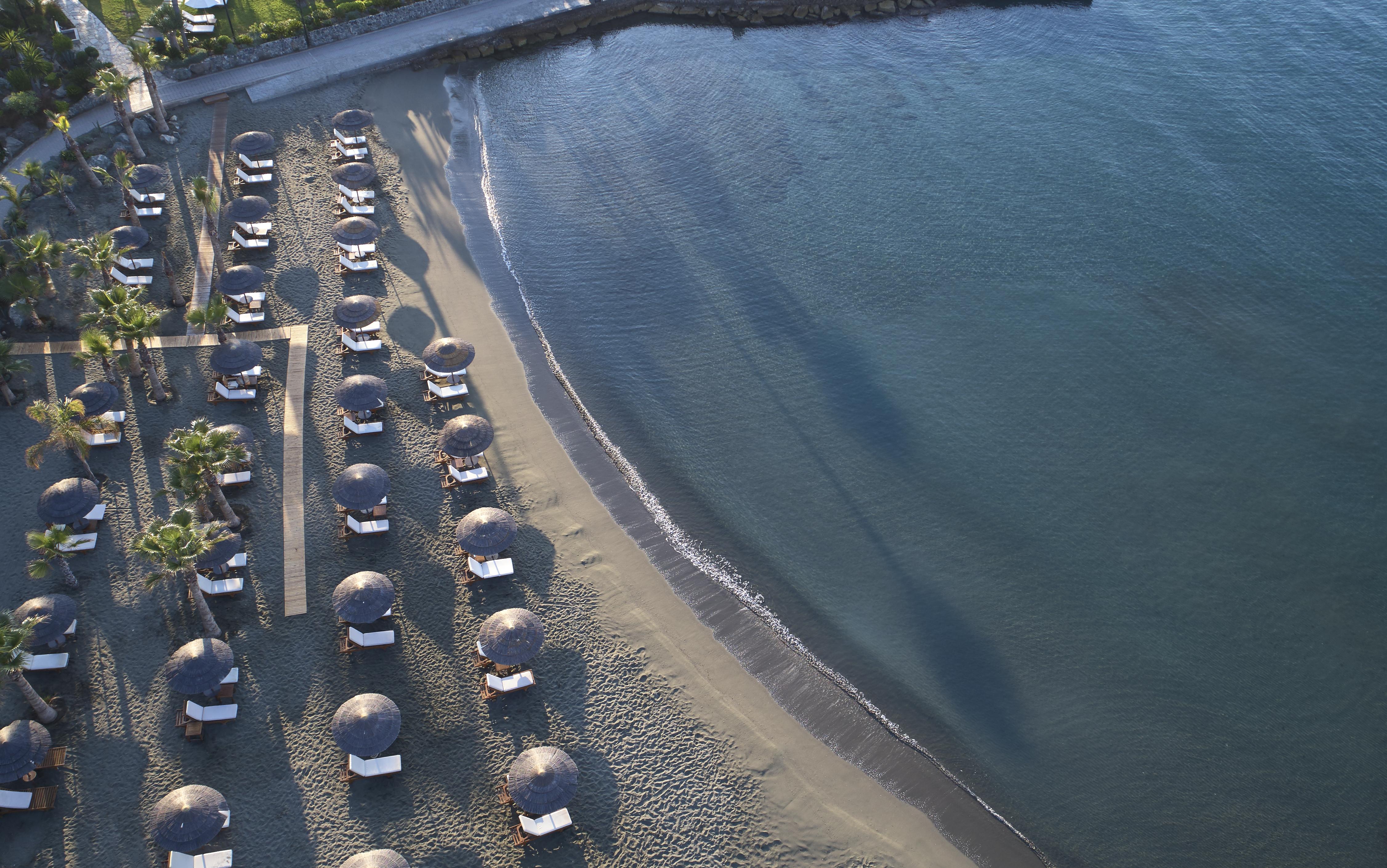 Amathus Beach Hotel Lemesós Eksteriør bilde Aerial view of the beach