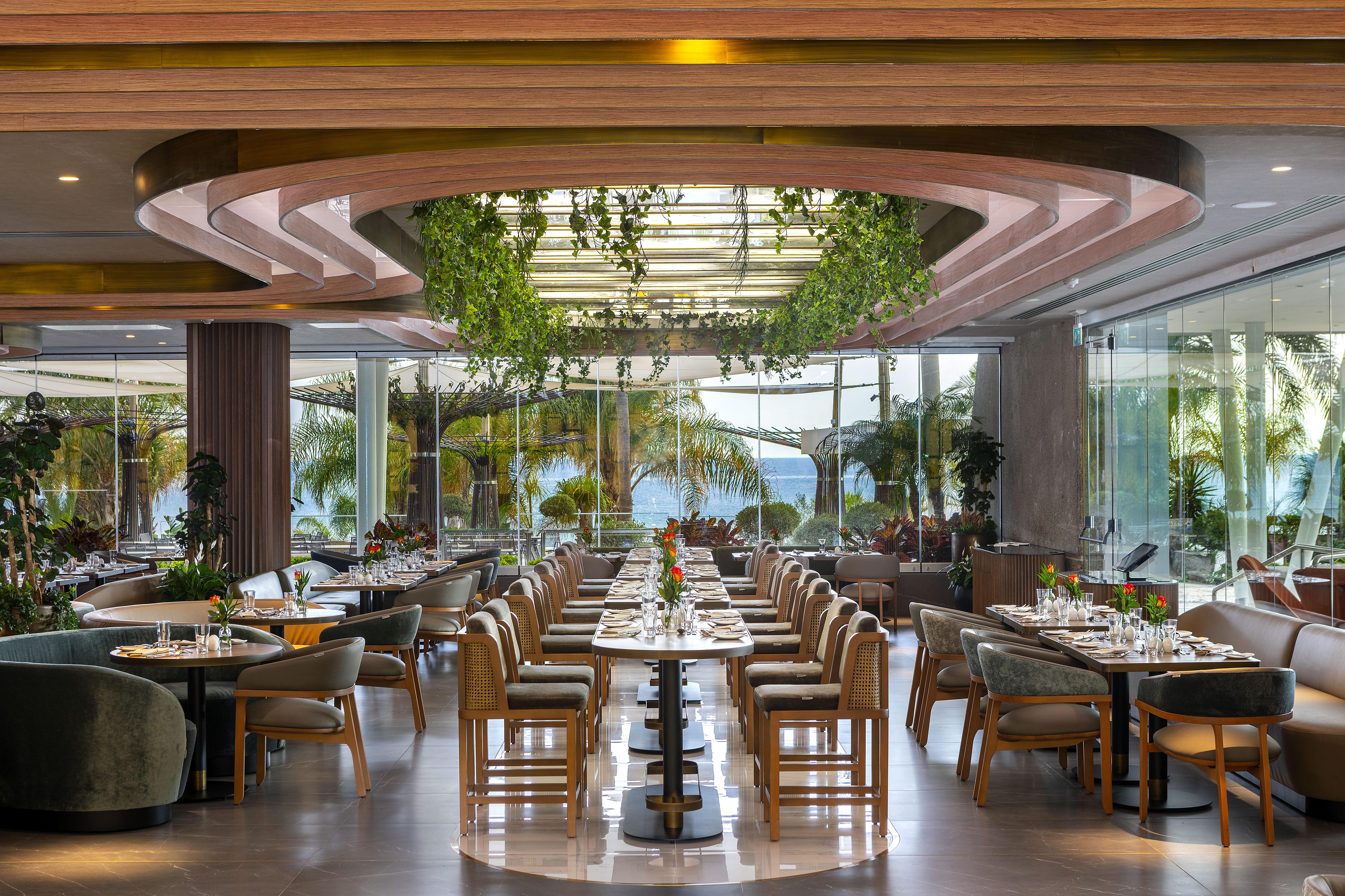 Amathus Beach Hotel Lemesós Eksteriør bilde The restaurant