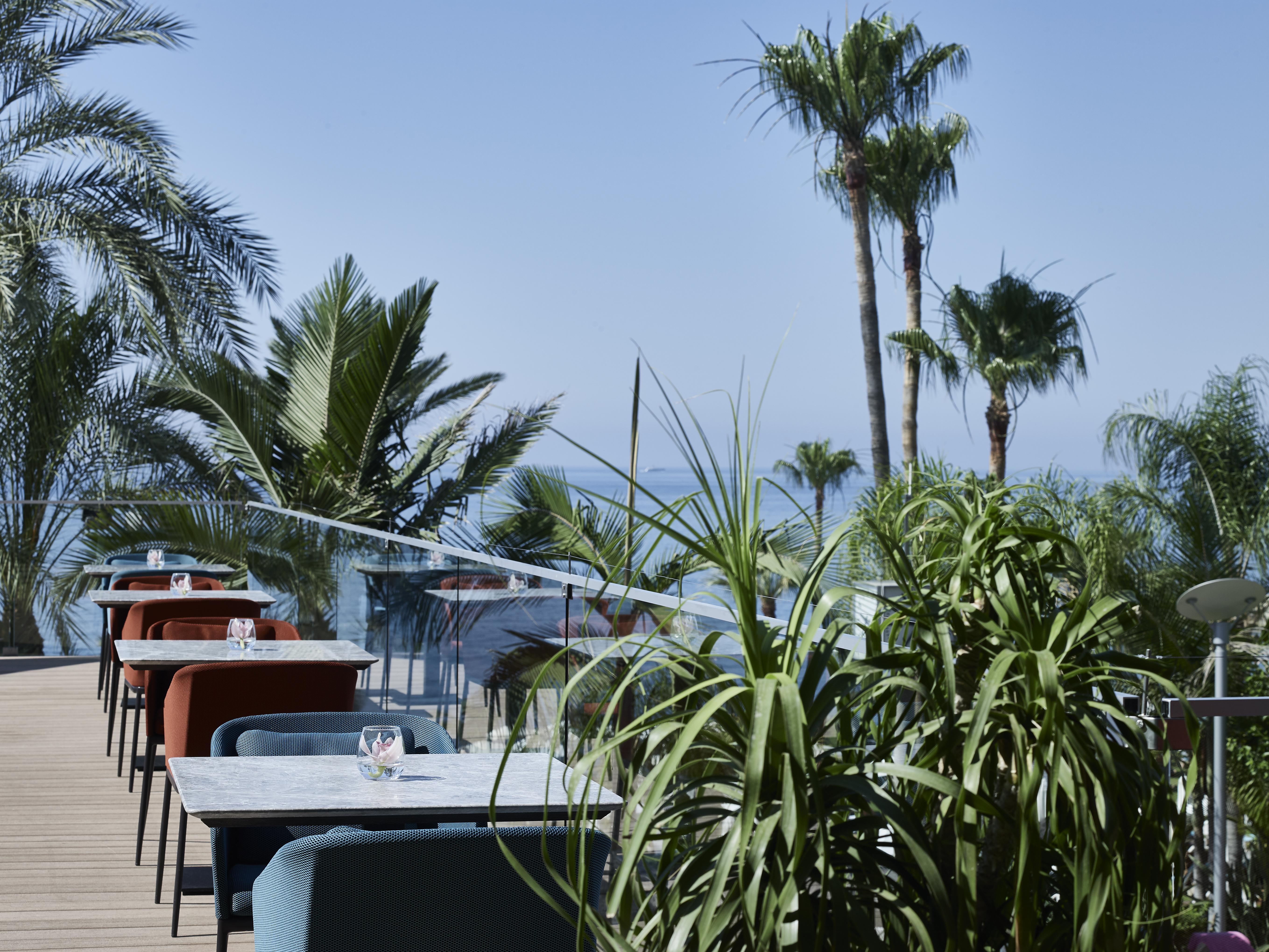 Amathus Beach Hotel Lemesós Eksteriør bilde The restaurant