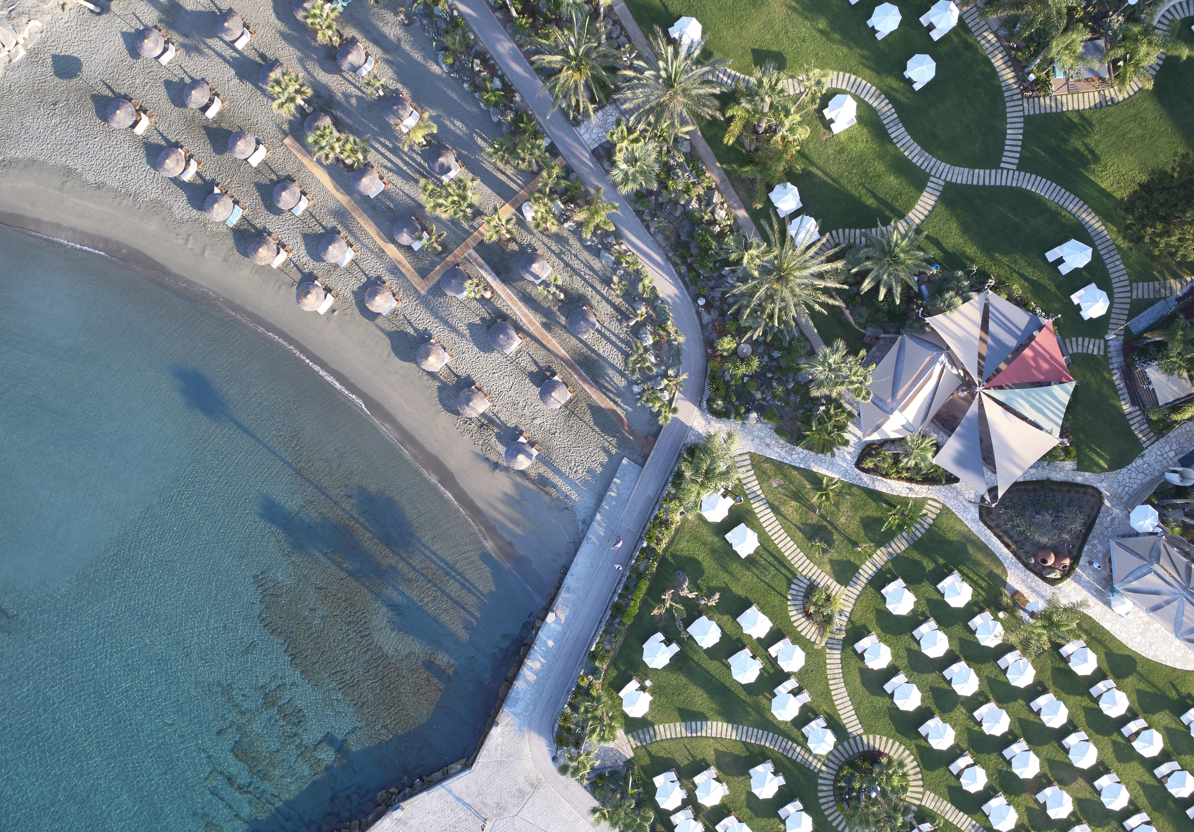 Amathus Beach Hotel Lemesós Eksteriør bilde Aerial view of the beach